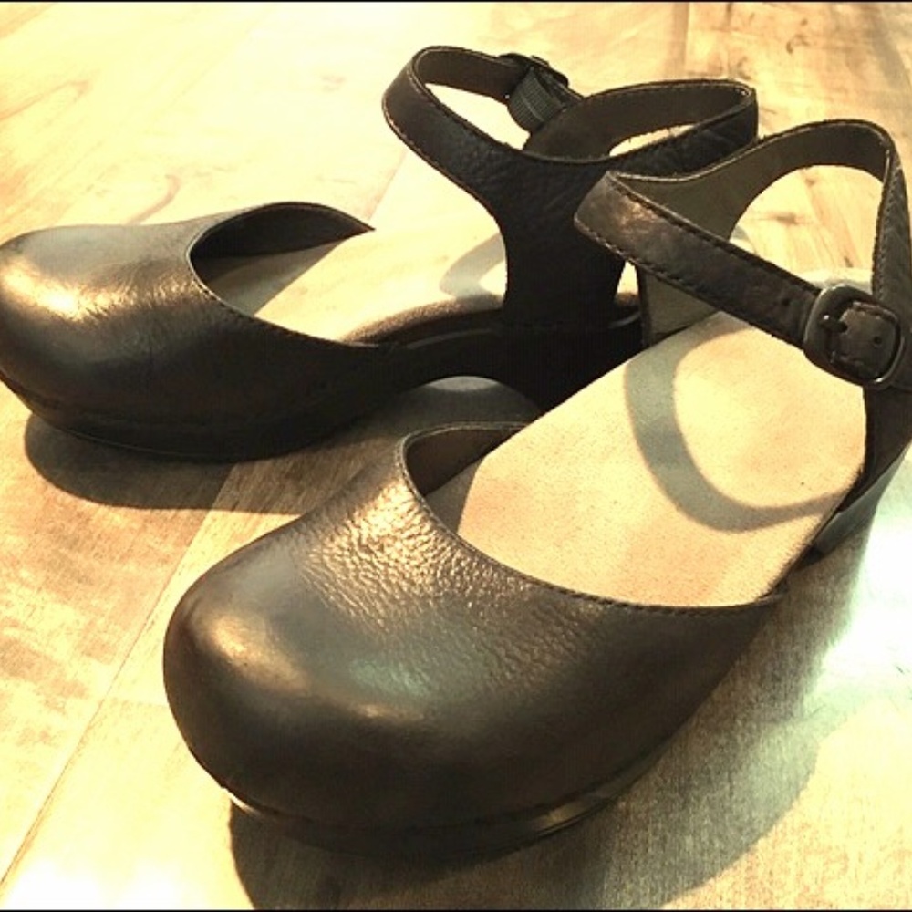 Dansko Sam Clog Soft Black Leather Sz 38 or 7.5